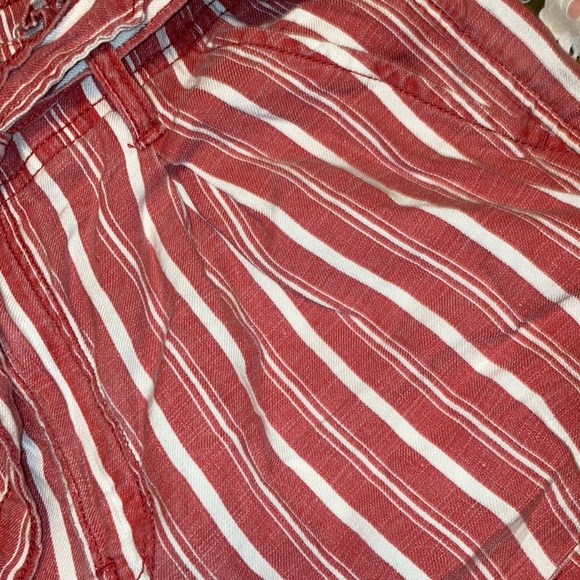 Women’s American eagle outfitters red & cream high waisted shorts - Picture 2 of 5